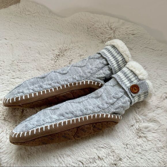 Mukluks Sherpa Lined Grey & White Slipper Socks M (7-8) - Picture 3 of 3